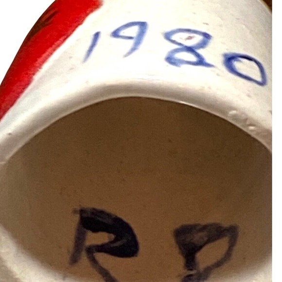 Red Heart Valentines. vintage 1980 hand made gold trimmed thimble - Picture 2 of 3